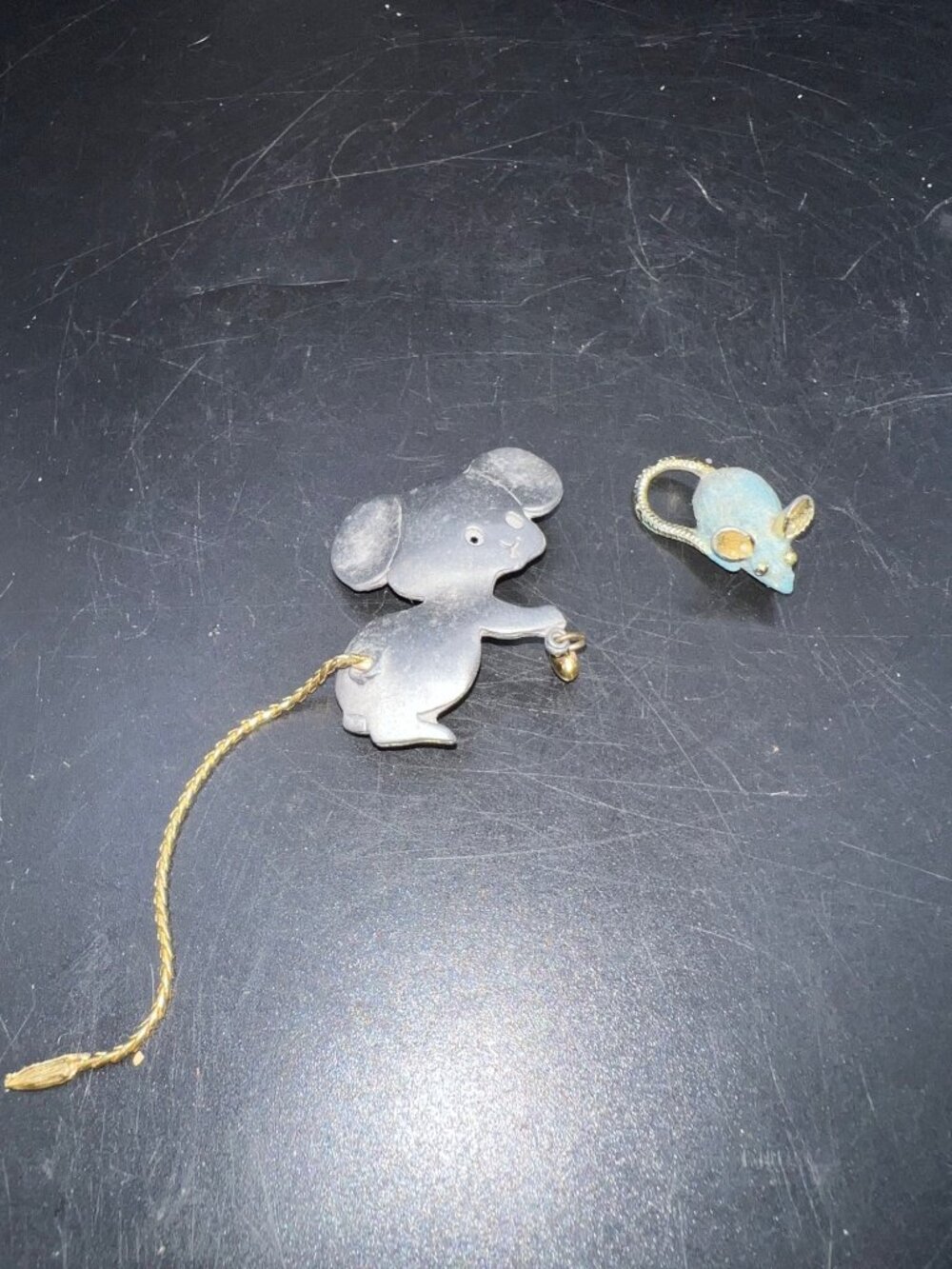 Vintage Ultracraft Mouse Pin/Painted mouse Set With Goldtone Mid Century Kitsch